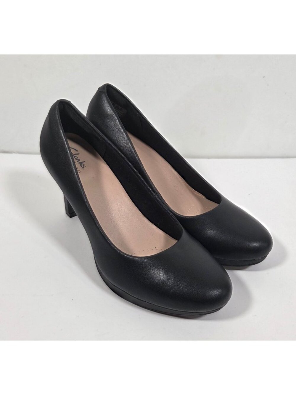 Clarks Womens Adriel Viola Closed Toe Classic PUMPS Black Leather Size 8